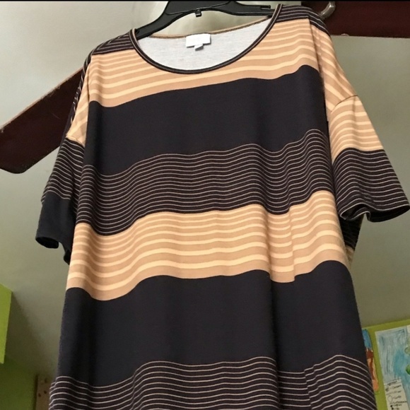 LuLaRoe Tops - Lularoe Irma